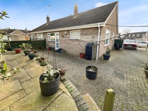 WINDSOR COURT- click for photo gallery